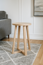 Load image into Gallery viewer, White oak table