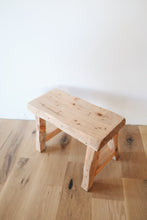 Load image into Gallery viewer, Rustic stool