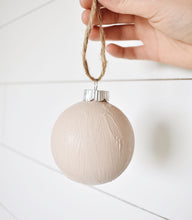 Load image into Gallery viewer, 8 pack ornaments