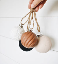Load image into Gallery viewer, 8 pack ornaments