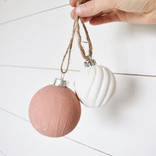 Load image into Gallery viewer, 4 pack ornaments