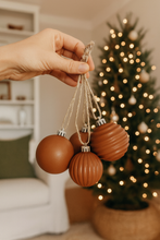 Load image into Gallery viewer, Terracotta ornament set
