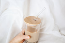 Load image into Gallery viewer, Ribbed cup with bamboo lid || new
