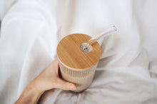 Load image into Gallery viewer, Ribbed cup with bamboo lid || new
