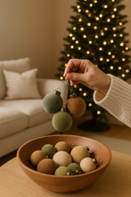 Load image into Gallery viewer, Velvet ornament set
