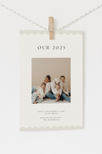 Load image into Gallery viewer, Scalloped Christmas card template
