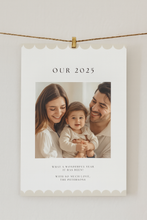 Load image into Gallery viewer, Scalloped Christmas card template
