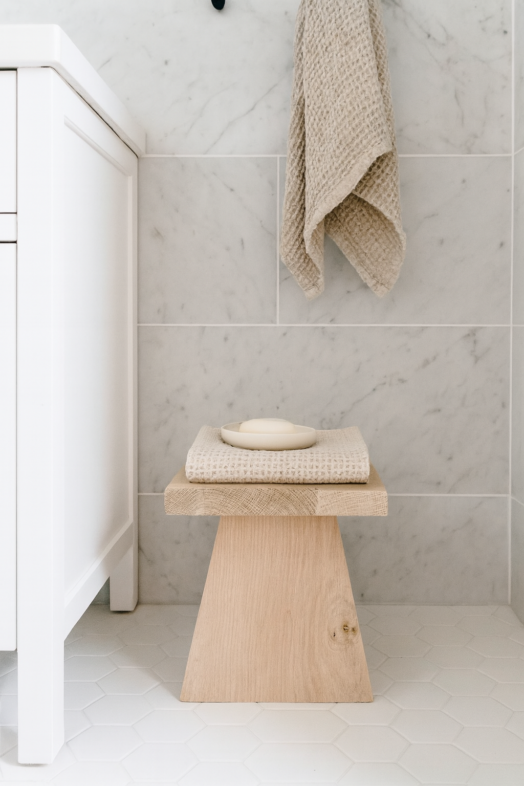 White oak stool || Bestseller