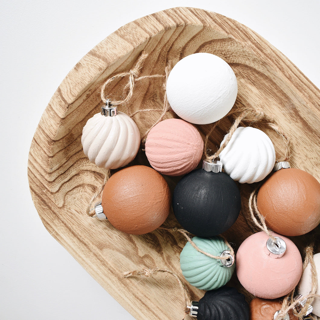 8 pack ornaments