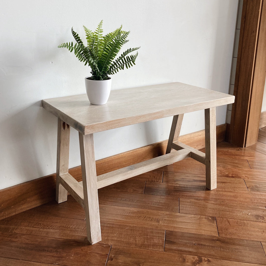 White oak bench || furniture